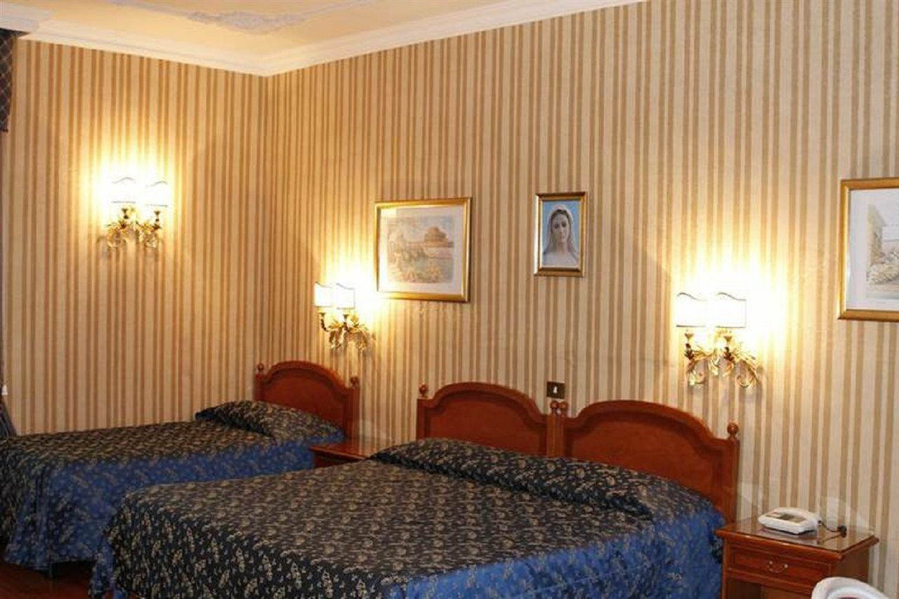 Hotel Sistina Рим Екстер'єр фото